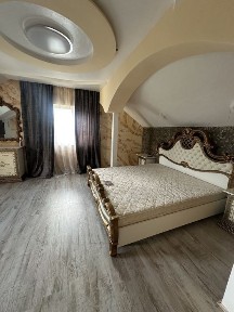 Продаж будинку в с. Острожець