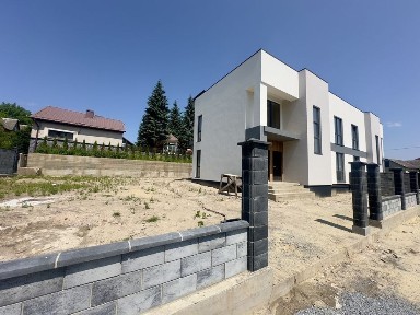 ПРОДАЖ котеджу з просторою ділянкою 4,5 сот