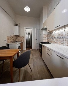 2-к, Корзо вул., 25, Центр