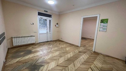 Продаж нежитлового приміщення, кут вулиць Стрийська-Сахарова