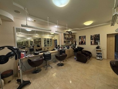 Приміщення біля Дружби Народів