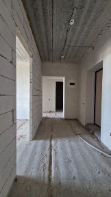 Продаж великої 2кімн квартири в зданій та заселеній новобудові