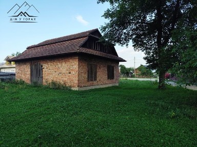 Продаж будинку та земельної ділянки 11,4 сот в Карпатах с. Пістинь