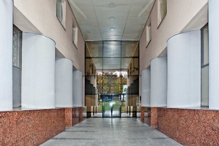 Продаж бізнес-центру 5717 кв. м, вул. Святослава Хороброго, 12 (Центр)