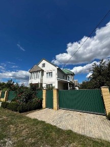 Продаж просторого, сучасного будинку в с. Дубіївка, неподалік м. Черкаси