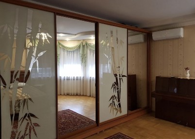 Оренда 3-х кімн квартири 100 кв м. в центрі