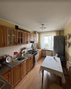 Продаж 3к квартири 65 кв. м на вул. Лепкого Богдана