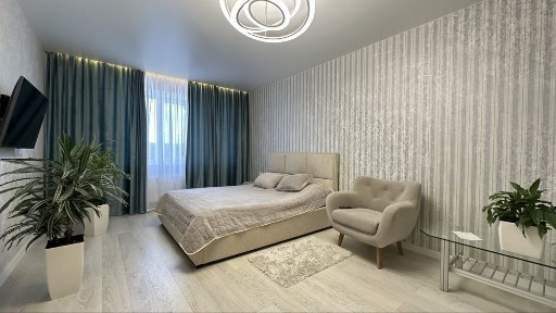 Довгострокова оренда 2к поруч з центром міста