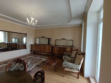 Здам в довготривалу оренду 3 - кімнатну квартиру! Центр. Драмтеатр!