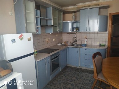 Сдам просторную 2- уровневую квартиру на ул. Королева+гараж в подарок!