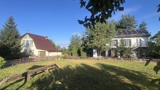 Продається заміський будинок з унікальною атмосферою відпочинку 25сот