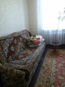 Продам 2-х комнатную. Центр. Площадь.