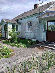 Продам хату, літню кухню, госп. приміщення (15 сот. ) в Турійську