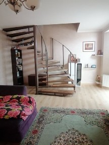 4кімнатна початок Харківськоі можна на короткий терміе