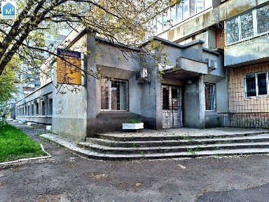 Продам. Фасадна комерція, перший поверх 759,9 кв. м