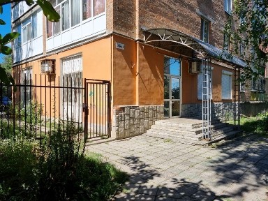 Продаж офісу 97.5м, Поділ пров. Ломаний 1А