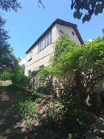 Продам двухэтажный дом на берегу Искровского водохранилища. Сосны