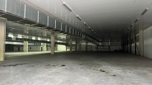 Продаж виробничих складських приміщень 12000 м2 в Чернівецької області