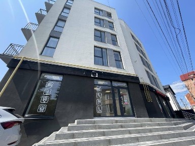 Продаж комерційного приміщення на вул. Шпитальна, площа 70 кв. м