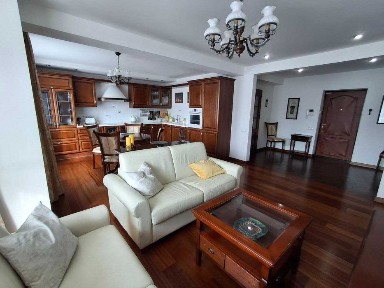 S=101.1 кв. м.Продаж квартири з ремонтом. вул. Золотоустівська, 50. Центр