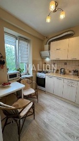 2-к. цегляна: ремонт, техніка, меблі. Русанівка за 5 хв.