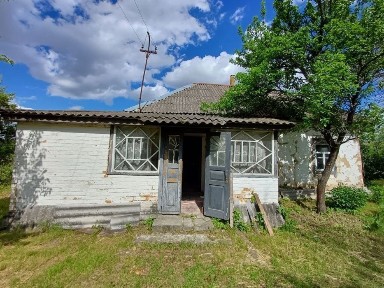 Продаж старого будинку на земельній ділянці 0,25 сот біля лісу