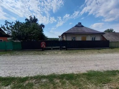 Затишний будинок з ділянкою 25 соток с. Дубіївка