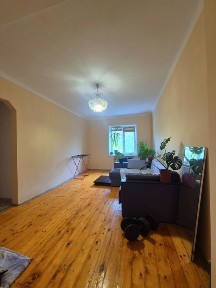 Продам 2 кімнатну квартиру ( Сталінка) в м. Біла Церква. ( р-н Гайок)