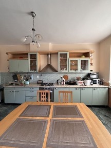 Продаж будинку.