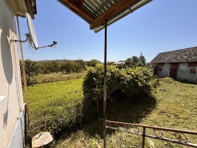 Будинок з літньою кухнею