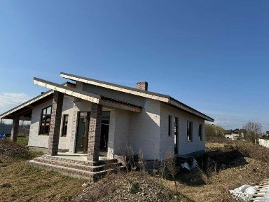 Будинок одноповерховий з терасою