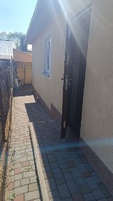 Частина будинку на казбеті. Окрема одиниця.