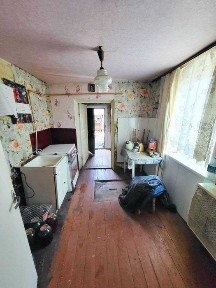 Продається частина будинку з приватизованою земельною ділянкою