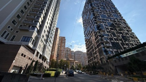 Вул. Ділова. 1 поверх. 213 кв. м. Клініка/стоматологія