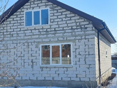 Продам 2-х поверховий будинок