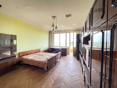 Продаж 2-кім. квартири метро Печерська вид на Батьківщину Мати