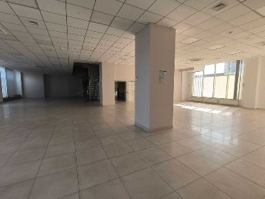 Оренда офісу по вул. Угорській, 490 м2 (БЕЗ КОМІСІЇ)