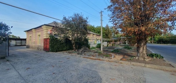 Оренда комерційного приміщення вільного призначення.