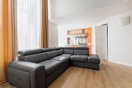 Одеса, Приморський, вулиця Дерибасівська 18