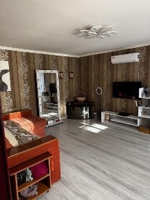 ПРОДАМ будинок з ремонтом 3 окремі кімнати