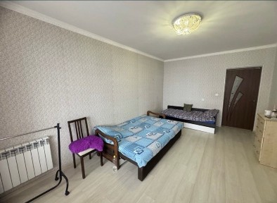 Продажа 1-комнатной квартиры 42 м², Лазурная ул.