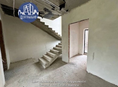 Будинок у Чернівцях - 2 поверхи + мансарда та цоколь