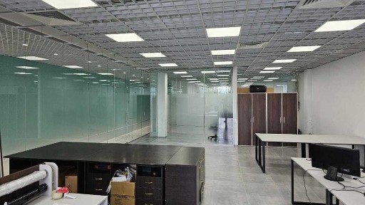 Оренда видового офіса біля метро в БЦ Lake Plaza. Власник