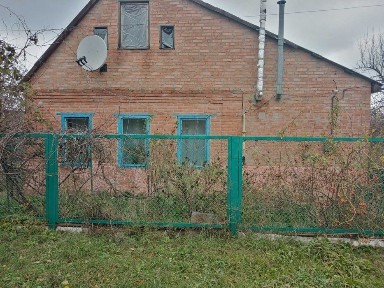 Продам будинок в м Карлівка недалеко від центра