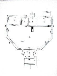 Продам функціонуючий магазин із земельною ділянкою