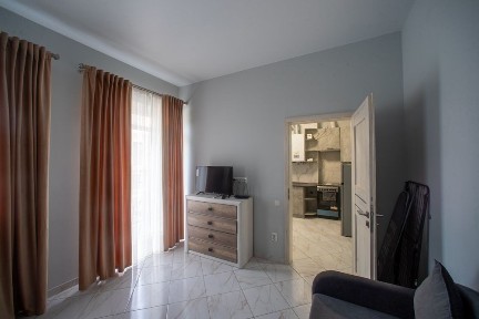 Старе місто 2 кімнатна квартира.