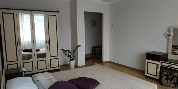 Подобова оренда 1кім. квартири вул. Коновальця 9