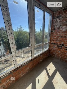 Продаж однокімнатної квартири на низькому поверсі