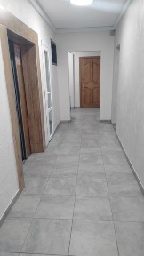 3 ком на Королева угол Левитана