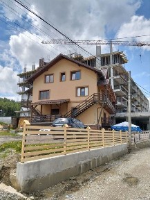 Продається котедж, діючий бізнес